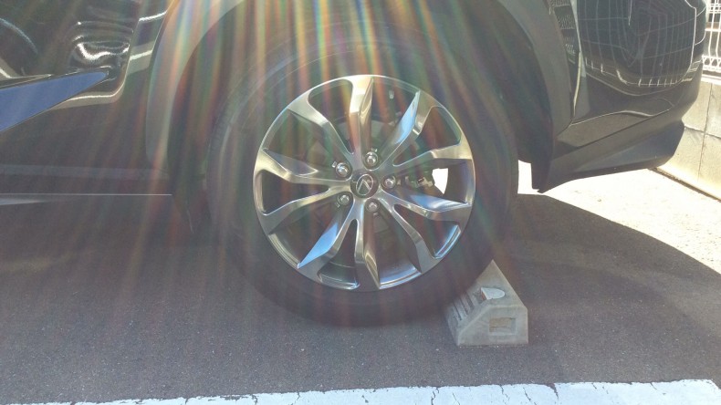 タイヤホイール前