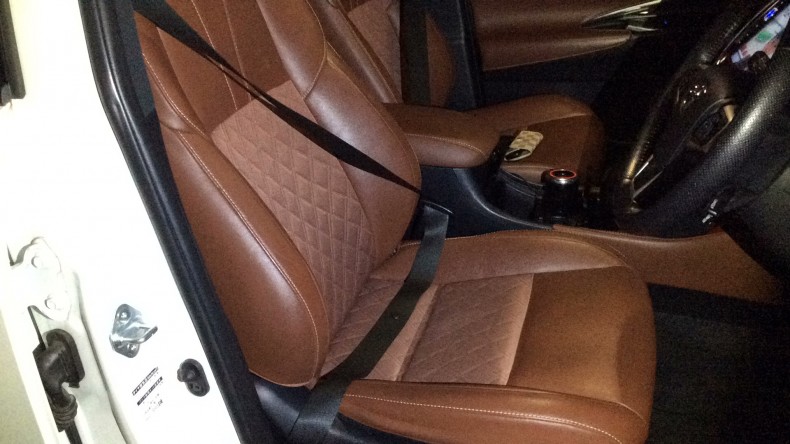 内装前方シート