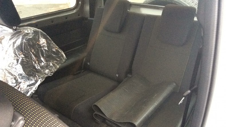 内装後方シート