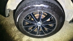 タイヤホイール前