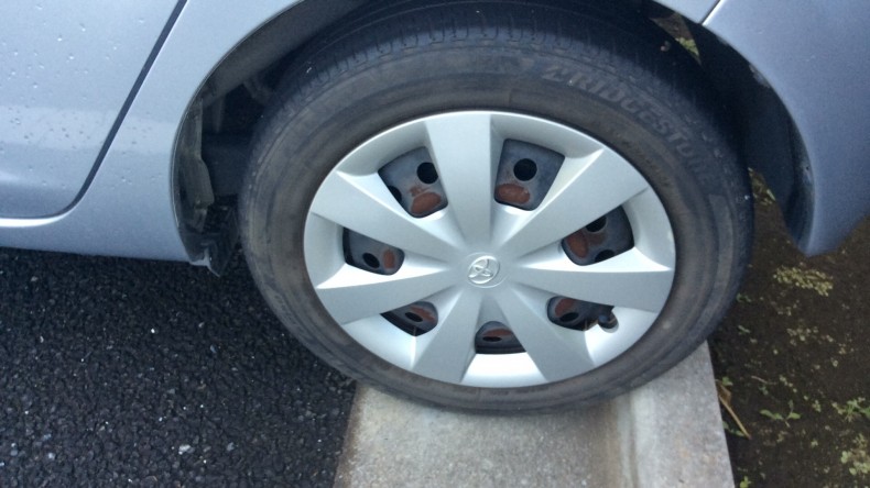 タイヤホイール前