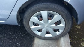 タイヤホイール前