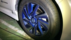 タイヤホイール前