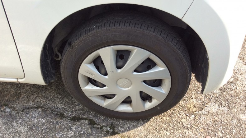 タイヤホイール前