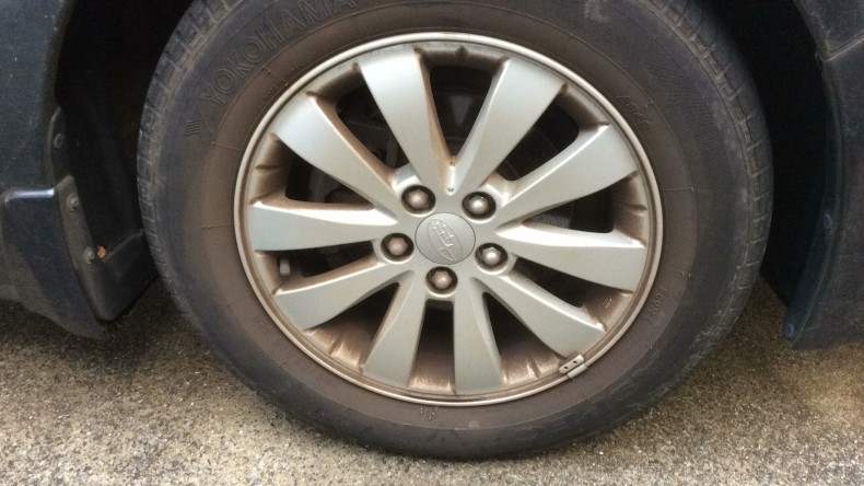 タイヤホイール前