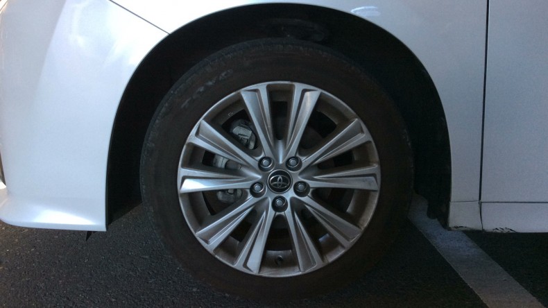 タイヤホイール前