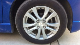 タイヤホイール前