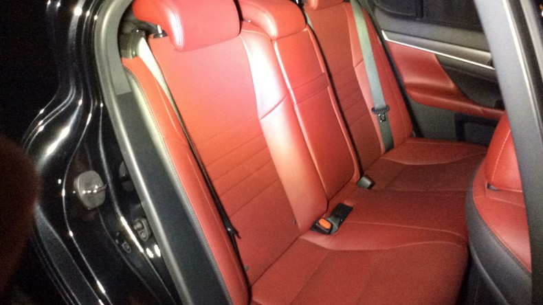 内装後方シート