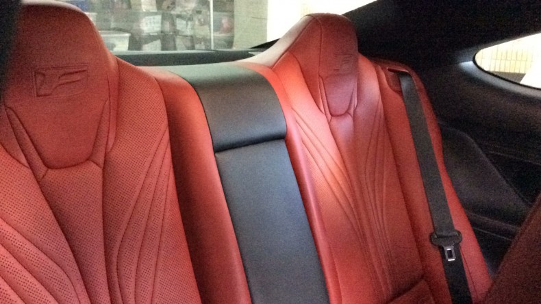 内装後方シート