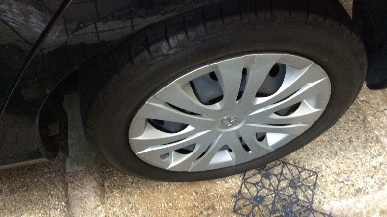 タイヤホイール前