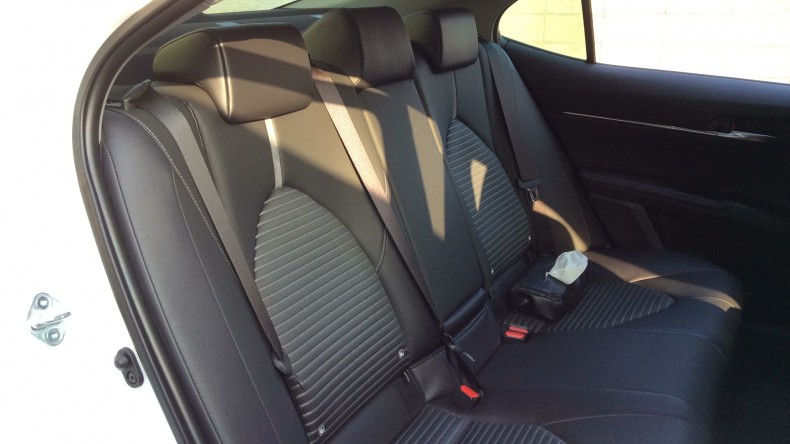 内装後方シート