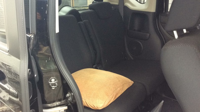 内装後方シート