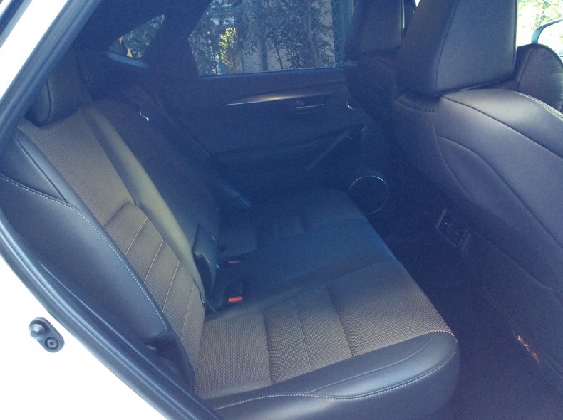 内装後方シート