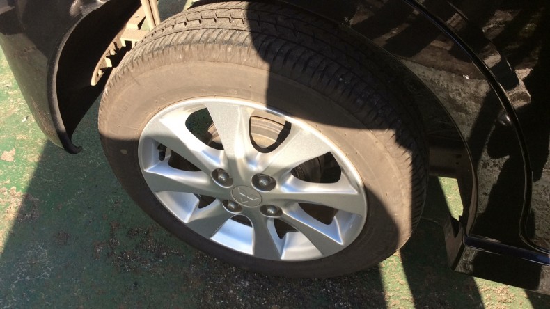 タイヤホイール前