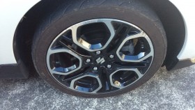 タイヤホイール前