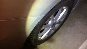 タイヤホイール前