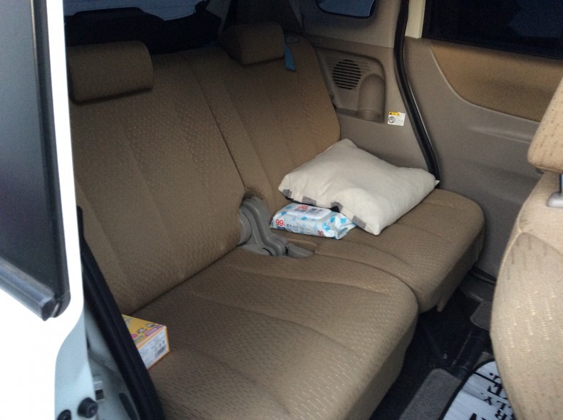 内装後方シート