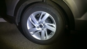 タイヤホイール前