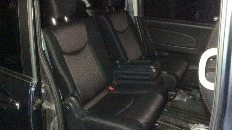 内装後方シート