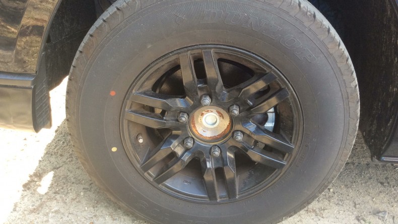 タイヤホイール前