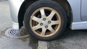 タイヤホイール前