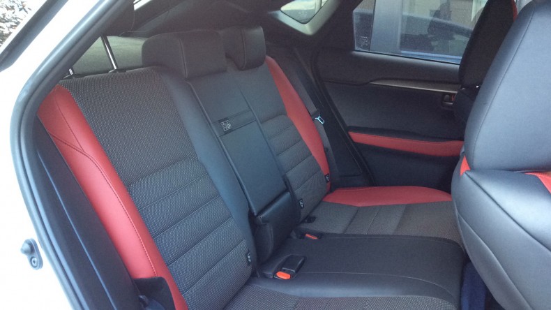 内装後方シート