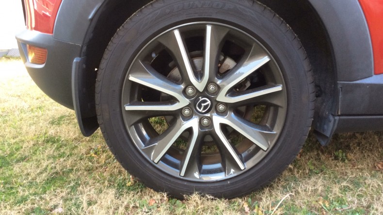 タイヤホイール前