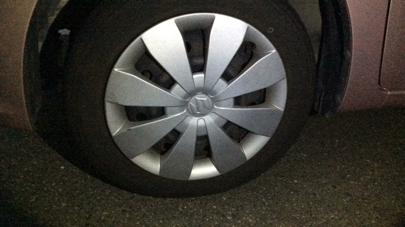 タイヤホイール前