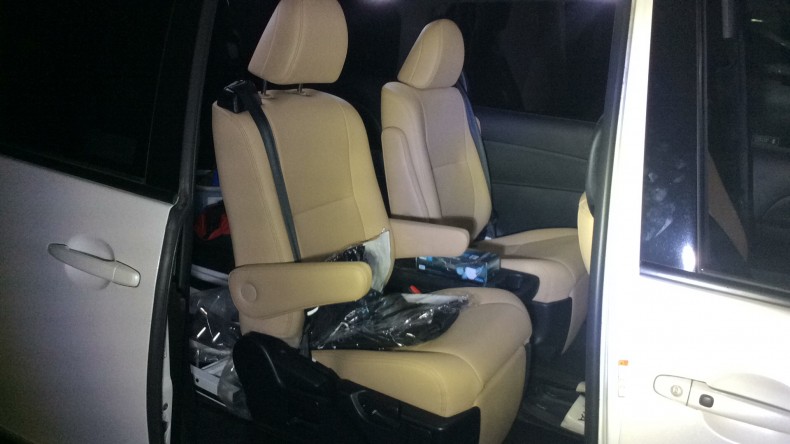 内装後方シート