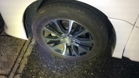 タイヤホイール前