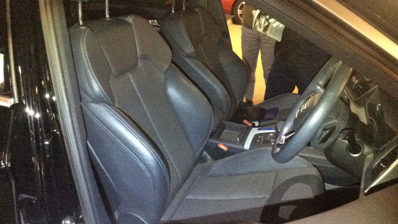 内装前方シート