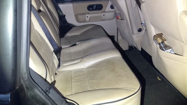 内装後方シート