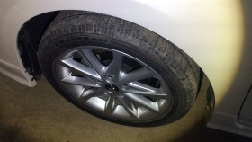 タイヤホイール前