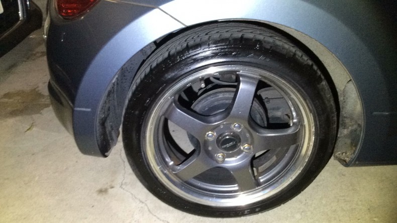タイヤホイール前