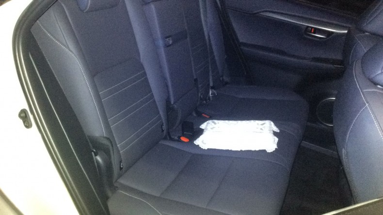 内装後方シート