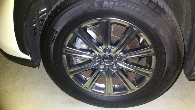 タイヤホイール前