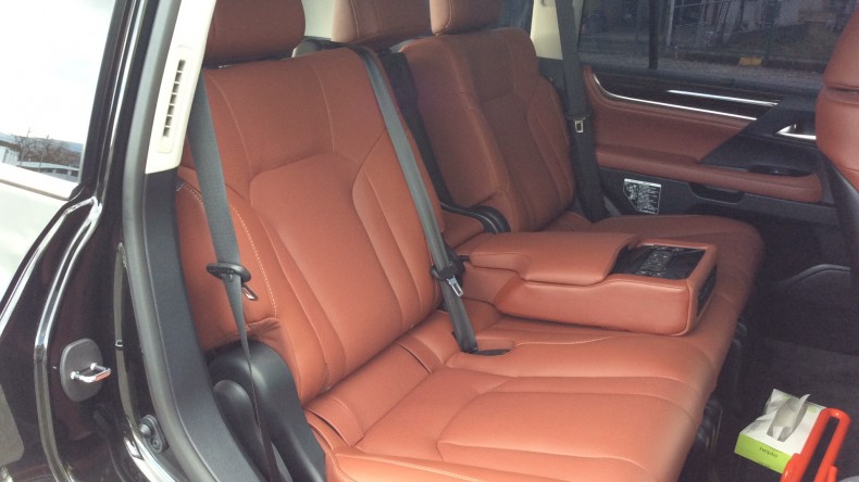 内装後方シート