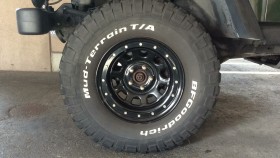 タイヤホイール前