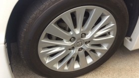 タイヤホイール前