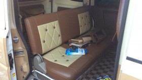 内装後方シート