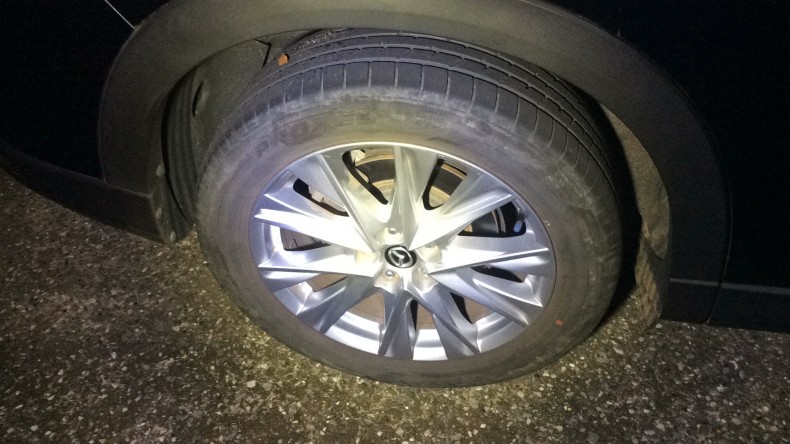 タイヤホイール前