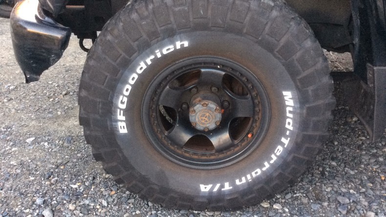 タイヤホイール前