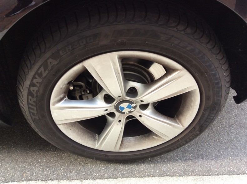 タイヤホイール前