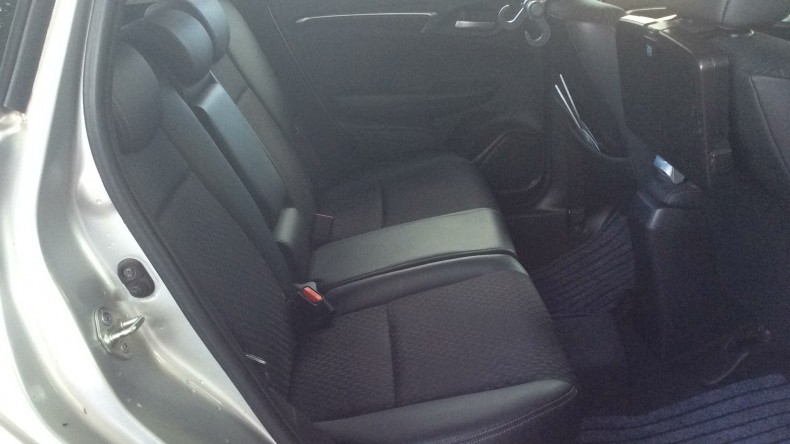 内装後方シート