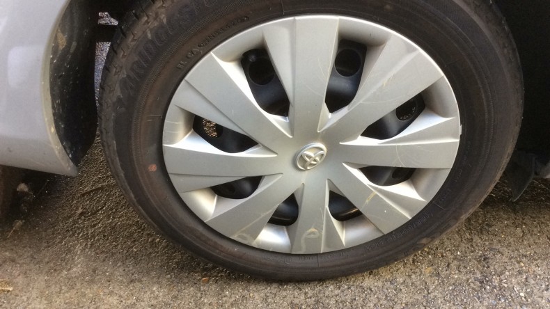 タイヤホイール前