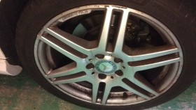 タイヤホイール前