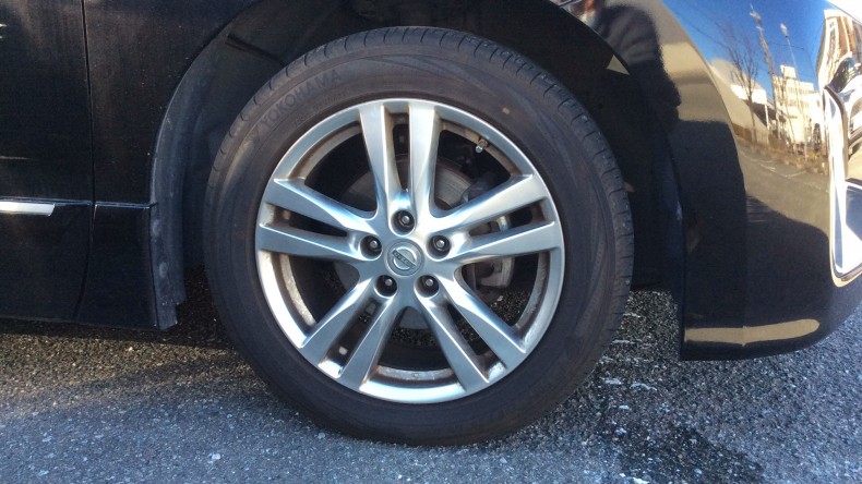 タイヤホイール前