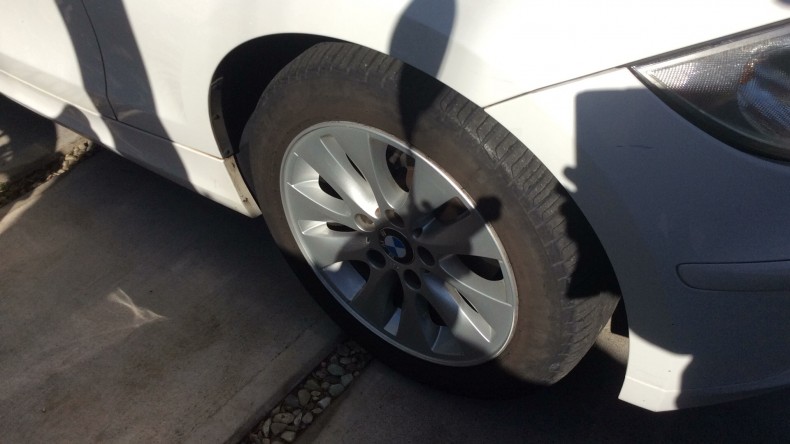 タイヤホイール前