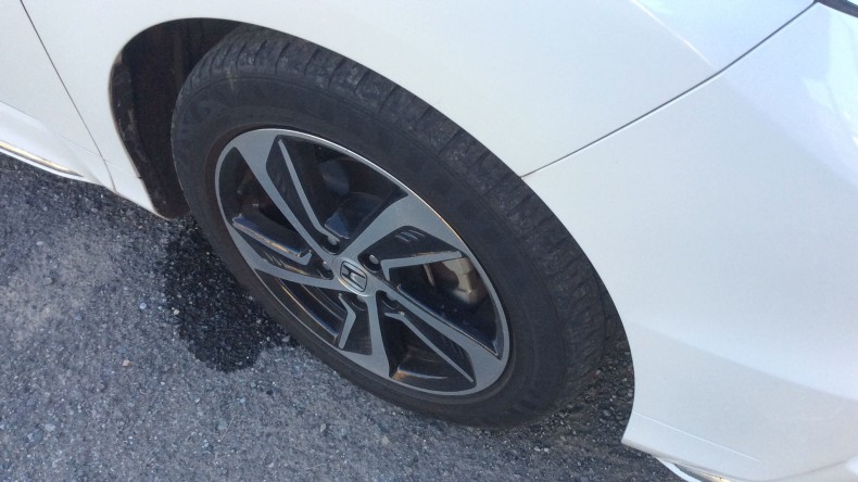 タイヤホイール前