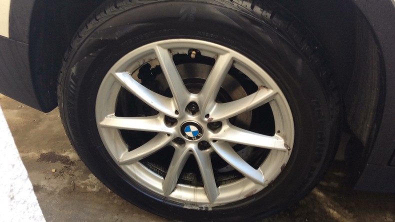 タイヤホイール前